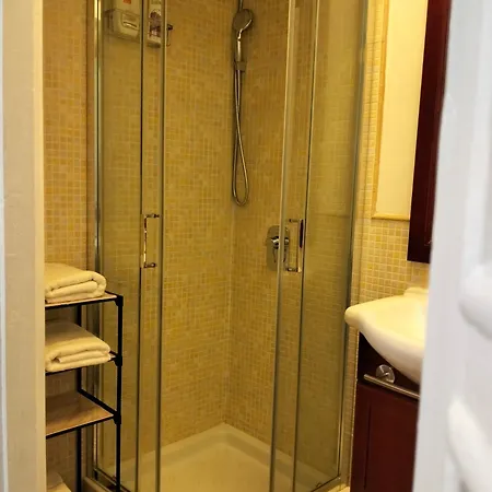 Bedda Ballaro Balcony In Historic דירה *