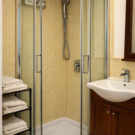 Bedda Ballaro Balcony In Historic פלרמו